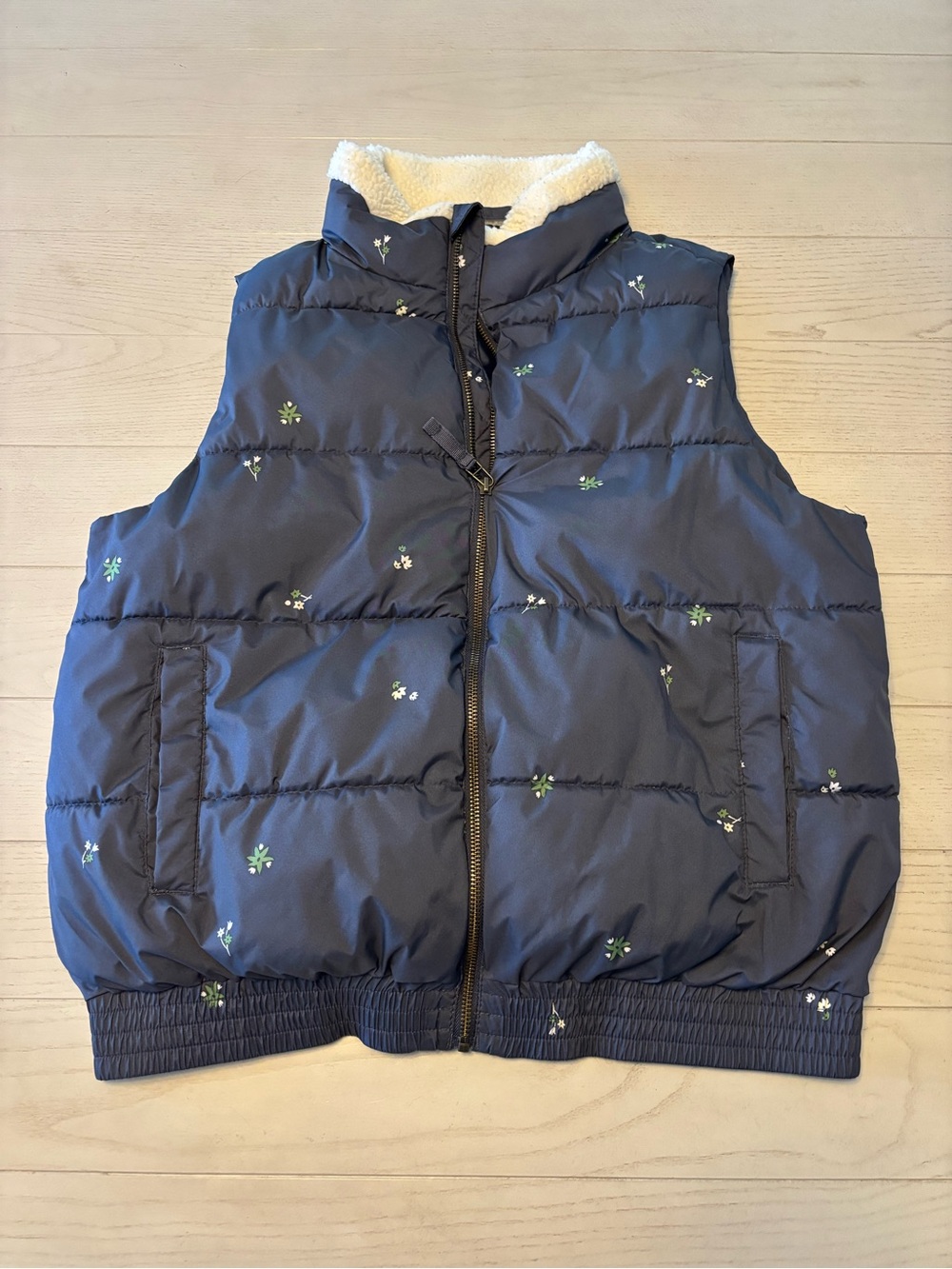 Universal Thread puffer vest M